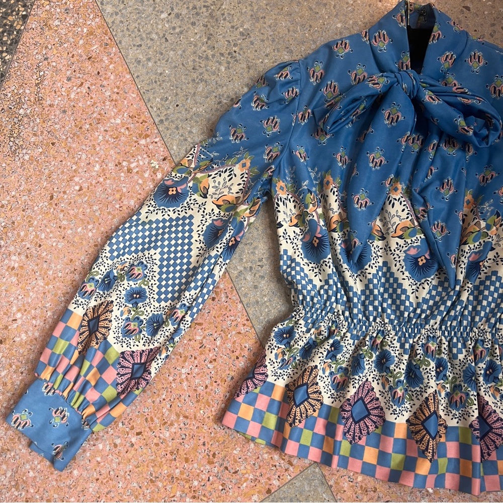 70s designer blue and pink floral and geometric long sleeve blouse Size 5 Small - Picture 8 of 9